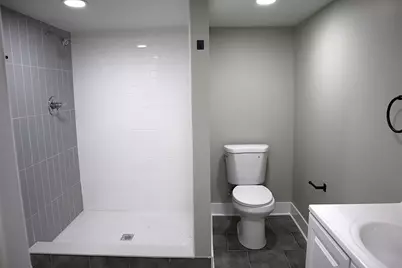 9138 S Essex Avenue, Chicago, IL 60617 - Photo 31