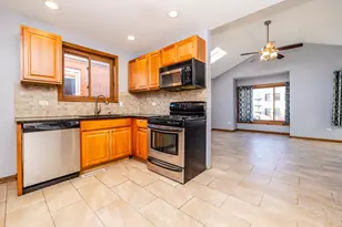 807 S Claremont Ave, Chicago, IL 60612 - Photo 9