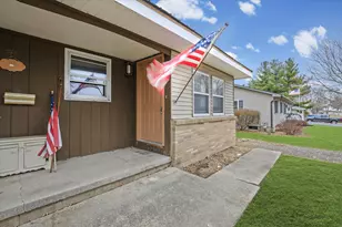 618 Meadow Ln St, Leroy, IL 61752 - Photo 3