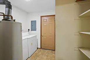 618 Meadow Ln St, Leroy, IL 61752 - Photo 19