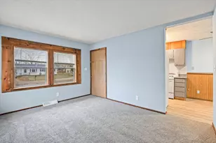 618 Meadow Ln St, Leroy, IL 61752 - Photo 9