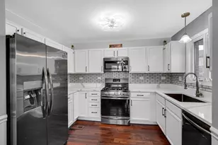 2122 Sky Hbr Dr, New Lenox, IL 60451 - Photo 5