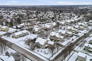 350 Windsor Ct, South Elgin, IL 60177 - Photo 9