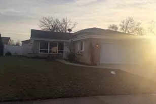 793 Timothy Ln, Des Plaines, IL 60016 - Photo 3