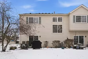 1110 Colonial Dr, Joliet, IL 60432 - Photo 5