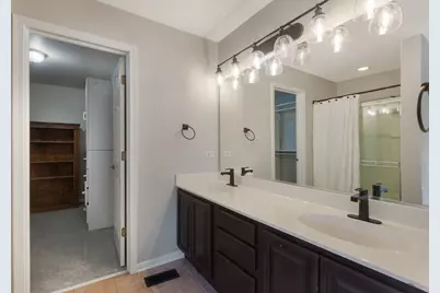 2020 Spring Creek Lane, McHenry, IL 60050 - Photo 9