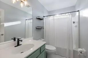 2020 Spring Creek Ln, McHenry, IL 60050 - Photo 15