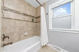 410 W Reader St, Elburn, IL 60119 - Photo 9