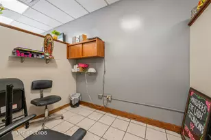 1340 W Irving Park Rd, Chicago, IL 60613 - Photo 7