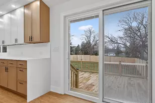 200 N Pine St, Prospect Heights, IL 60070 - Photo 11