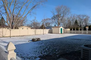 2423 Pecan St, Joliet, IL 60435 - Photo 29