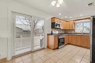 2423 Pecan St, Joliet, IL 60435 - Photo 9