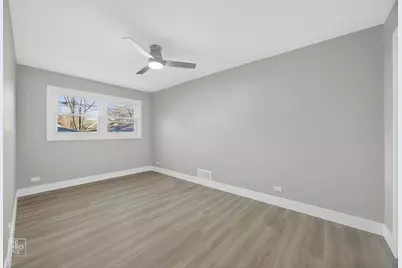 10240 S Torrence Avenue, Chicago, IL 60617 - Photo 5