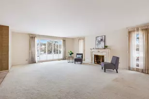 215 E Orchard St, Arlington Heights, IL 60005 - Photo 3