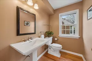 100 Williamsburg Rd, Evanston, IL 60203 - Photo 11