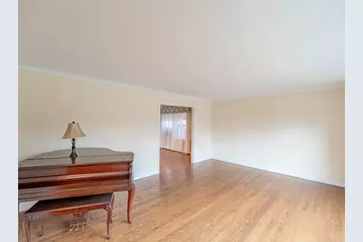 6225 N Kirkwood Avenue, Chicago, IL 60646 - Photo 3