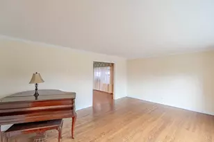 6225 N Kirkwood Ave, Chicago, IL 60646 - Photo 3