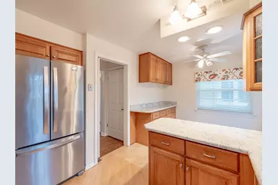 6225 N Kirkwood Avenue, Chicago, IL 60646 - Photo 7