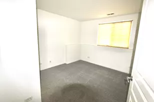 2711 Neubauer Circle, Lindenhurst, IL 60046 - Photo 23