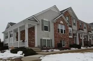 2711 Neubauer Circle, Lindenhurst, IL 60046 - Photo 1