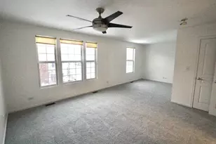 2711 Neubauer Circle, Lindenhurst, IL 60046 - Photo 13