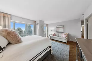 100 E Huron St, Chicago, IL 60611 - Photo 23