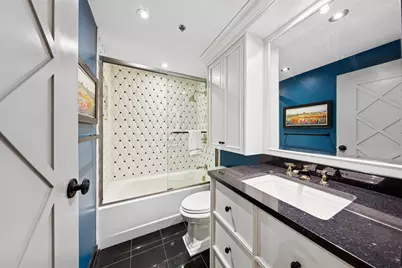 100 E Huron Street #4601, Chicago, IL 60611 - Photo 17