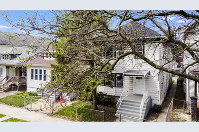 10722 S Prairie Avenue, Chicago, IL 60628 - Photo 3
