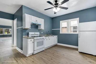 10722 S Prairie Avenue, Chicago, IL 60628 - Photo 11
