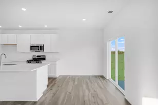 4228 Meadowridge Rd, Woodstock, IL 60098 - Photo 5