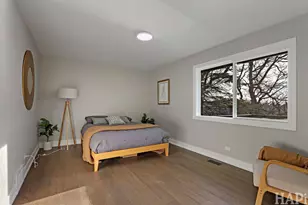 218 N Shore Dr, Oakwood Hills, IL 60013 - Photo 13