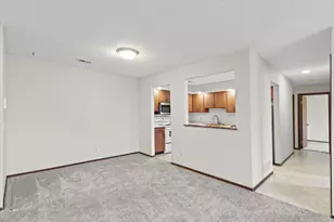 2555 Clayton Blvd, Champaign, IL 61822 - Photo 7