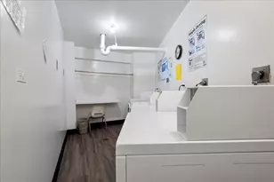 6833 N Kedzie Ave, Chicago, IL 60645 - Photo 17