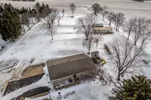 8611 Huber Rd, Belvidere, IL 61008 - Photo 5