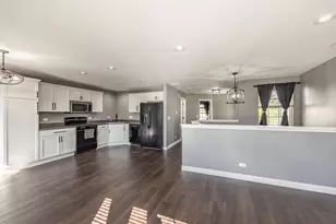 1053 Marcello Dr, Hampshire, IL 60140 - Photo 5