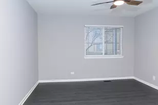 225 Thornapple Ct, Buffalo Grove, IL 60089 - Photo 13