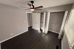 225 Thornapple Ct, Buffalo Grove, IL 60089 - Photo 9