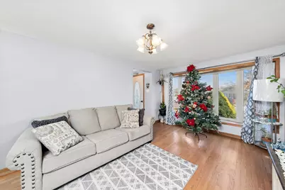 7726 Neenah Avenue, Burbank, IL 60459 - Photo 5
