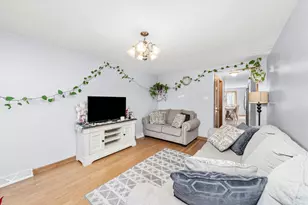 7726 Neenah Ave, Burbank, IL 60459 - Photo 3