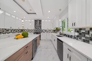 10441 S 83rd Ave, Palos Hills, IL 60465 - Photo 13