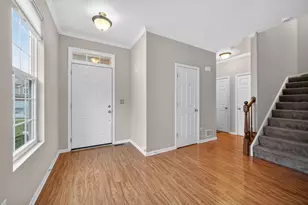 334 Buckingham Ct, Lombard, IL 60148 - Photo 5