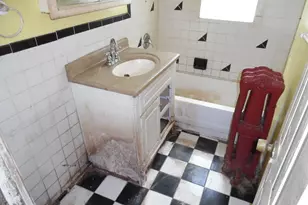 6347 S Eberhart Ave, Chicago, IL 60637 - Photo 17