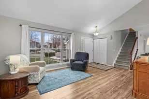 1115 Apple Hill Ct, Elgin, IL 60120 - Photo 5