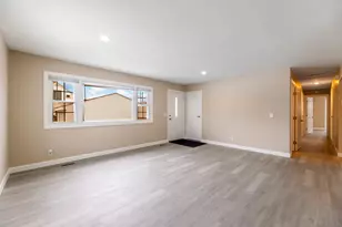 1616 Wilcox St, Crest Hill, IL 60435 - Photo 3