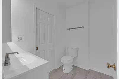 1951 W Foster Avenue #2ME, Chicago, IL 60640 - Photo 17