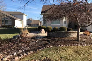 1208 Raintree Ct, Joliet, IL 60431 - Photo 3