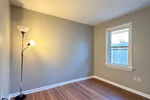 38 N Rebecca St, Glenwood, IL 60425 - Photo 9