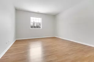 86 N Victoria Ln, Streamwood, IL 60107 - Photo 11