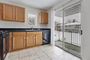 86 N Victoria Ln, Streamwood, IL 60107 - Photo 9