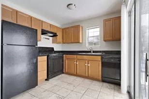 86 N Victoria Ln, Streamwood, IL 60107 - Photo 7